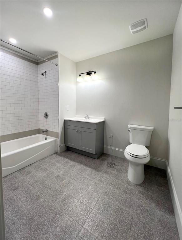 Bathroom, Interior, Recessed Lighting