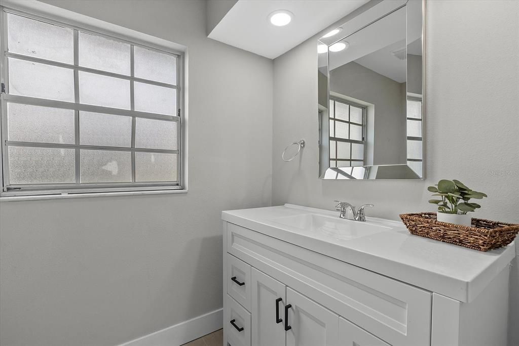 Bathroom, Interior, Recessed Lighting