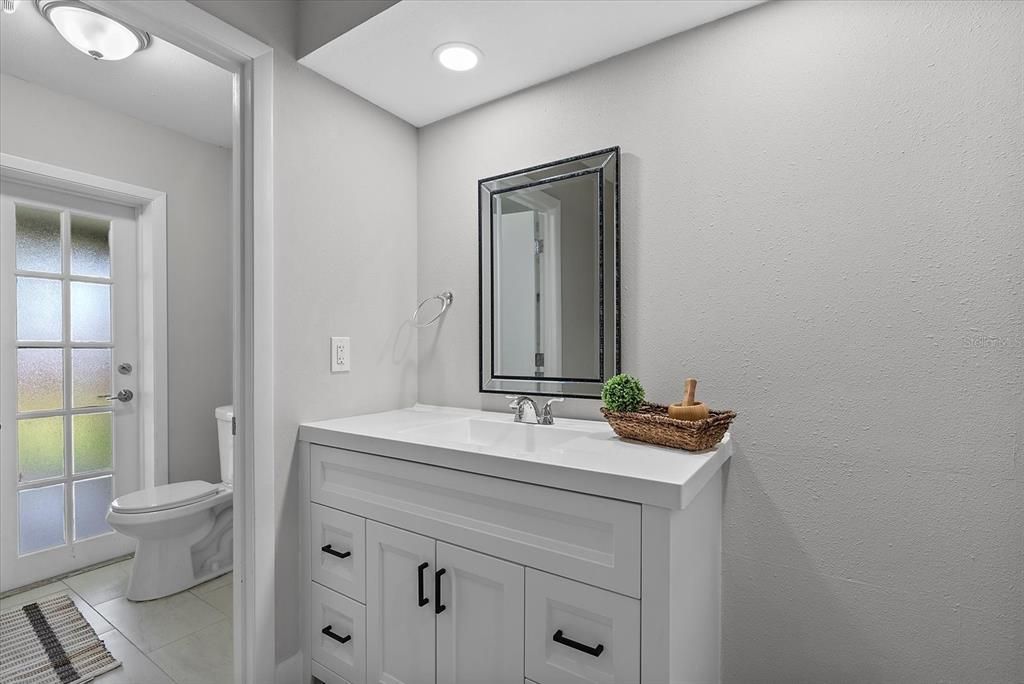 Bathroom, Interior, Recessed Lighting
