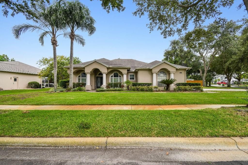 Backyard, Exterior, Facade, Ranch