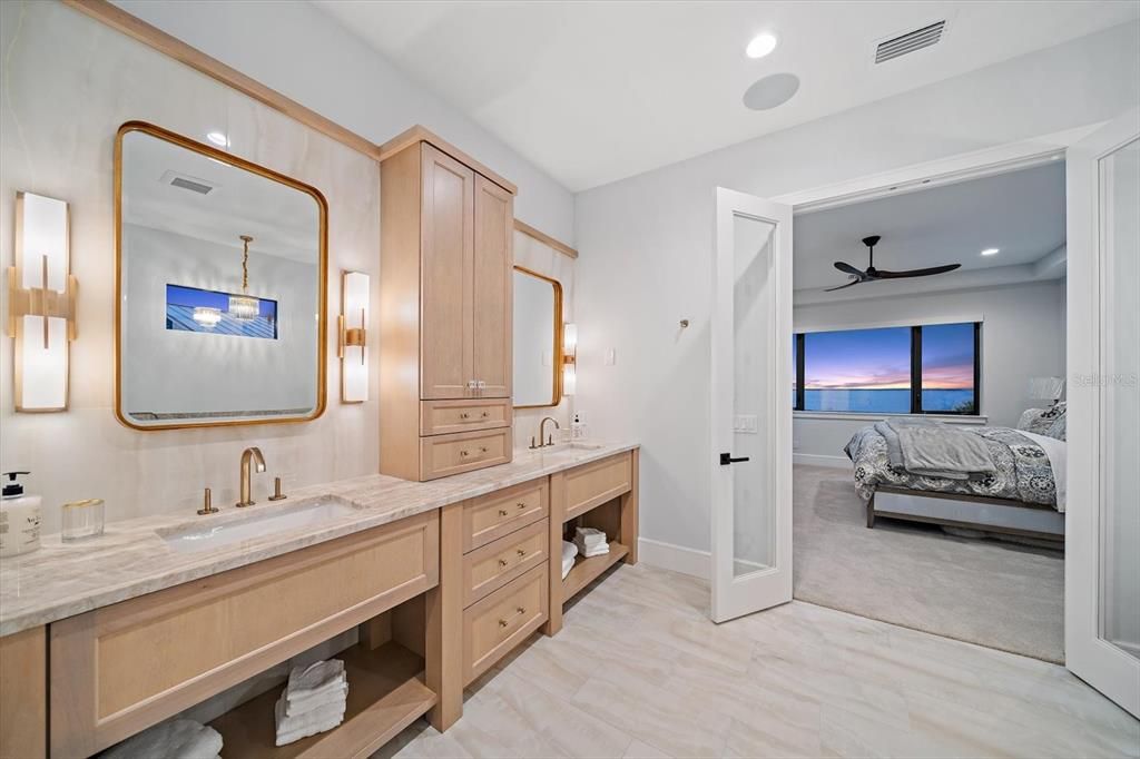 Bathroom, Bedroom, Dual Sink Vanities, Interior, Recessed Lighting, Water