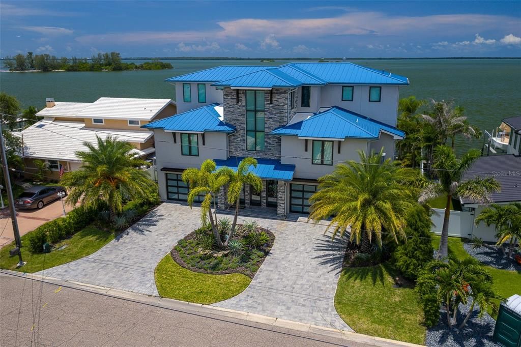 Exterior, Drone