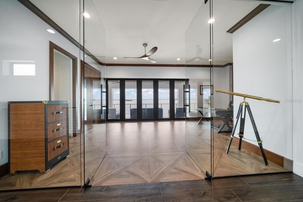 Interior, Recessed Lighting, Wood Texture Flooring
