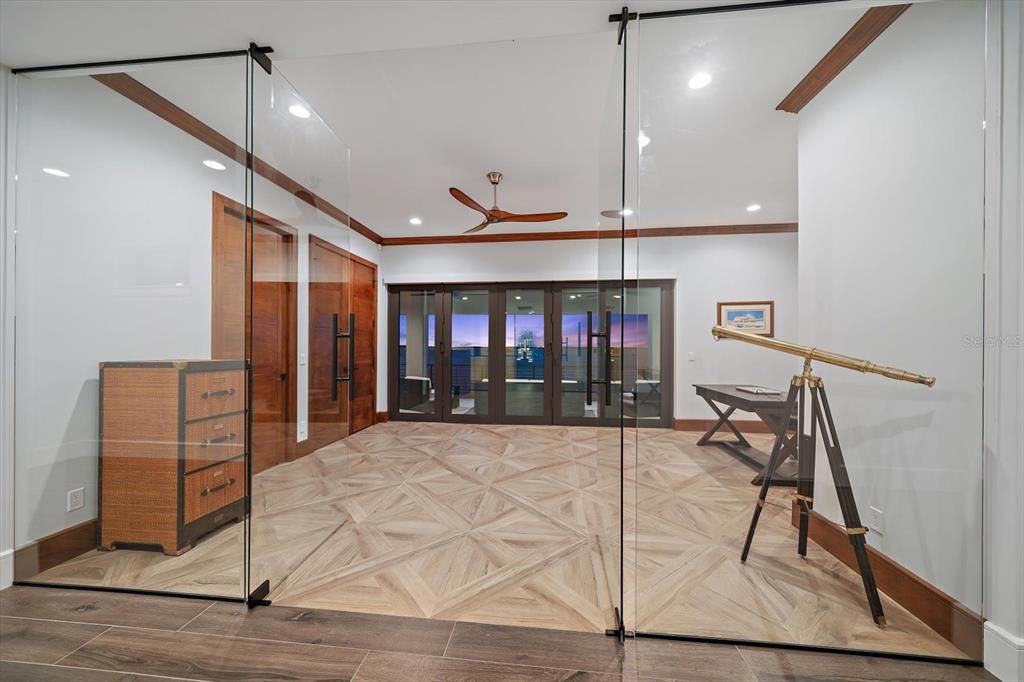 Interior, Recessed Lighting, Wood Texture Flooring