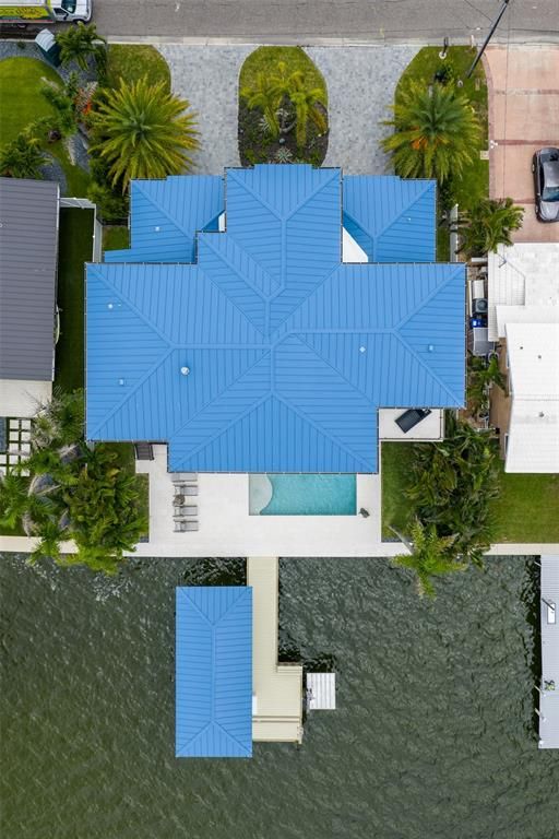 Exterior, Drone