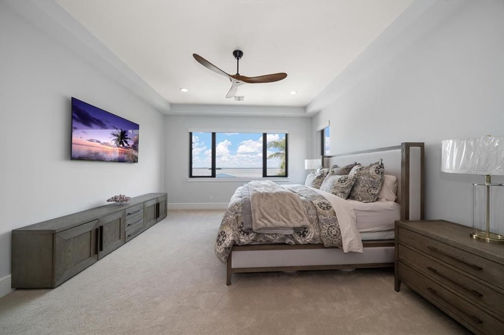Bedroom, Interior, Recessed Lighting, Water