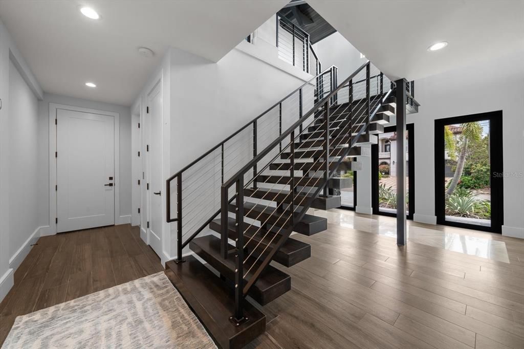 Interior, Recessed Lighting, Wood Texture Flooring