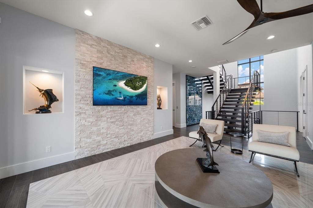 Interior, Recessed Lighting, Wood Texture Flooring