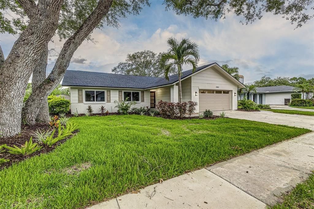 Attached, Exterior, Facade, Ranch