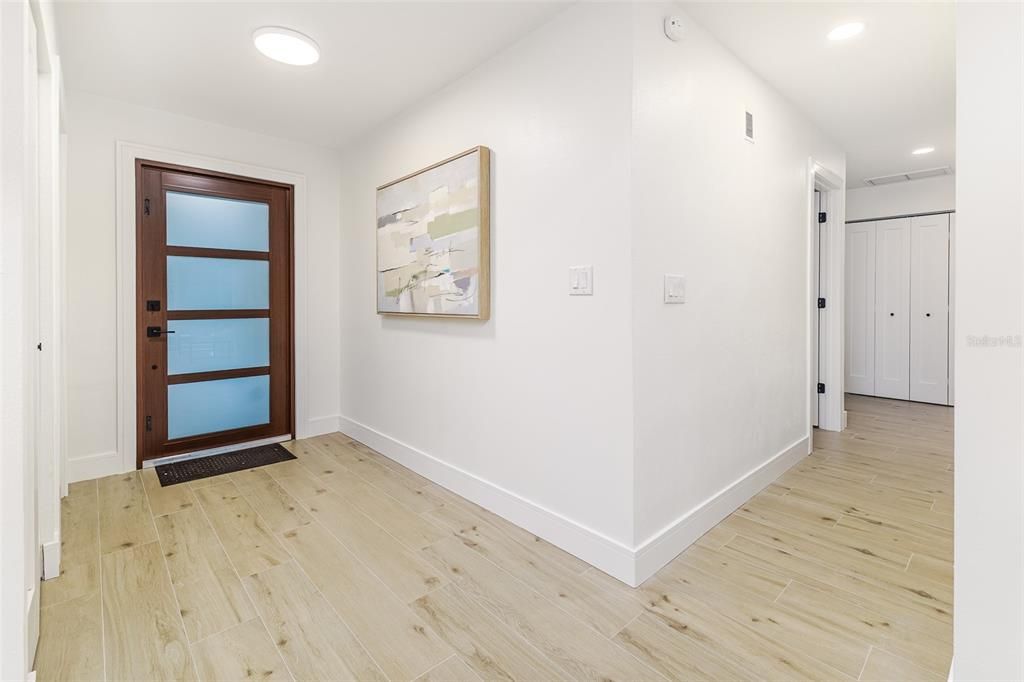 Interior, Recessed Lighting, Wood Texture Flooring