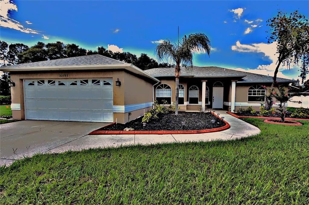 Attached, Exterior, Facade, Ranch