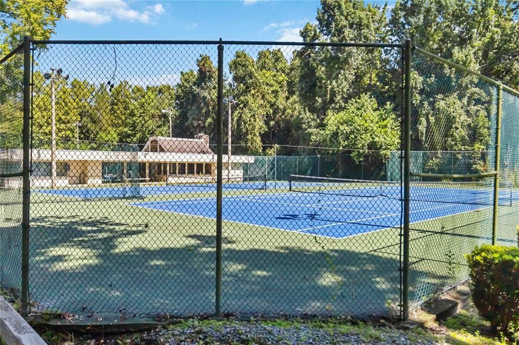 Exterior, Tennis Courts