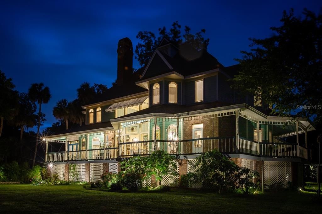 Exterior, Facade, Queen Anne Victorian