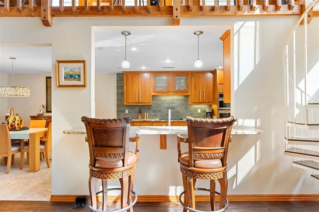 Dining room, Interior, Kitchen, Pendant Lights, Recessed Lighting, Wood Texture Flooring