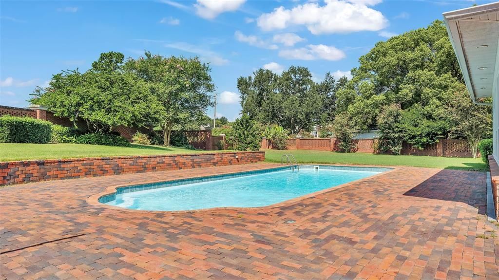 Exterior, Pool
