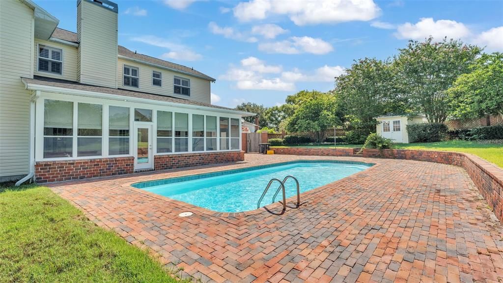 Exterior, Pool