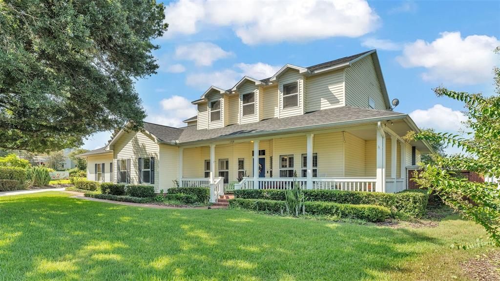 Backyard, Exterior, Facade, Queen Anne Victorian