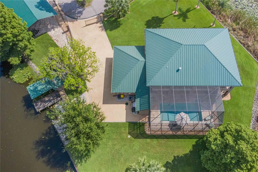 Exterior, Drone