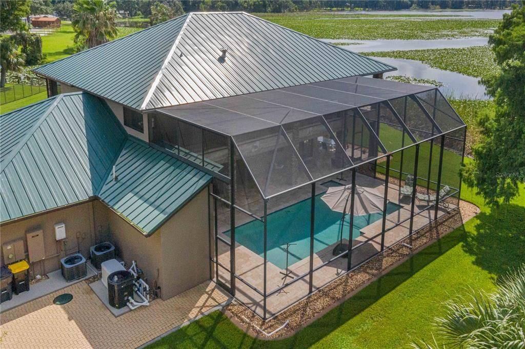 Exterior, Drone