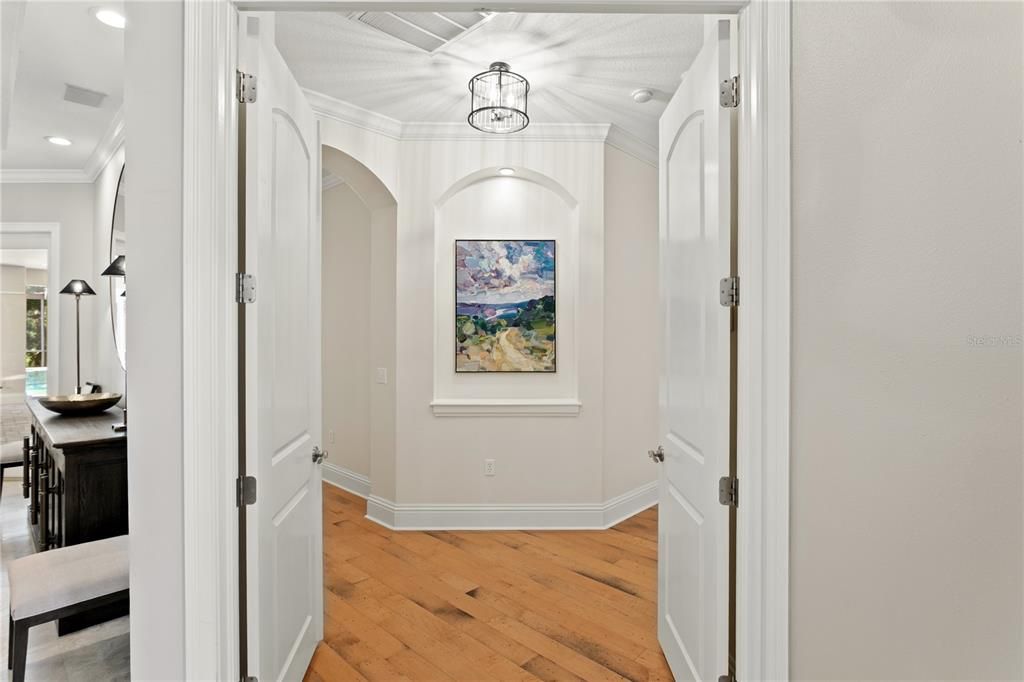 Interior, Recessed Lighting, Wood Texture Flooring