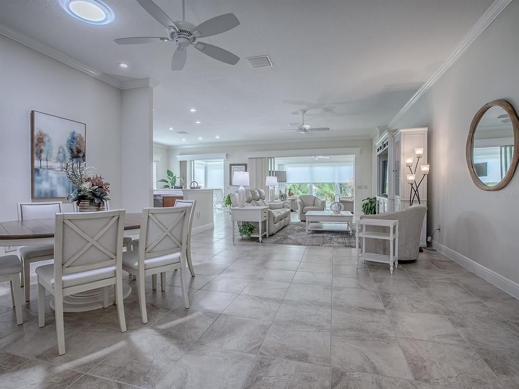 Dining room, Interior, Living room, Recessed Lighting