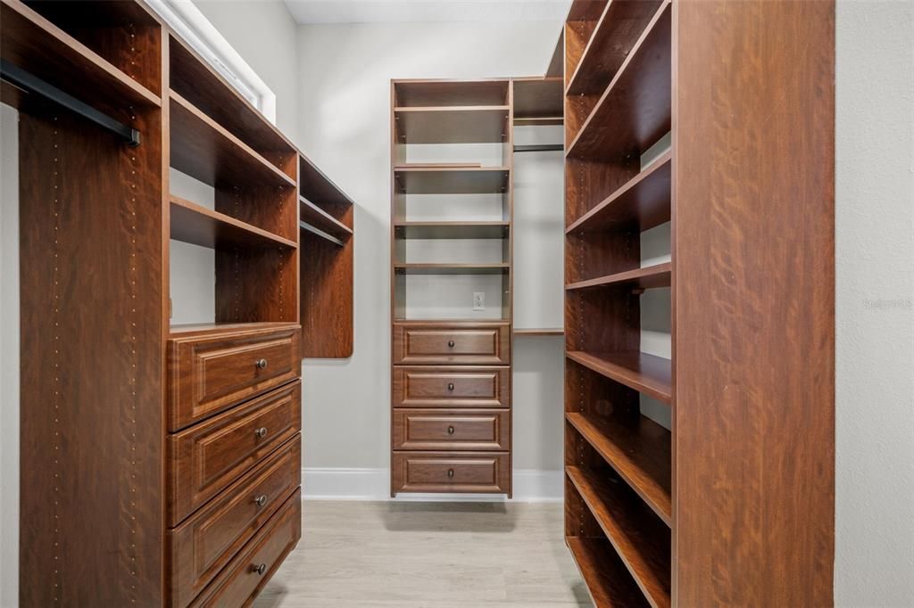 Interior, Walk-in Closets, Wood Texture Flooring