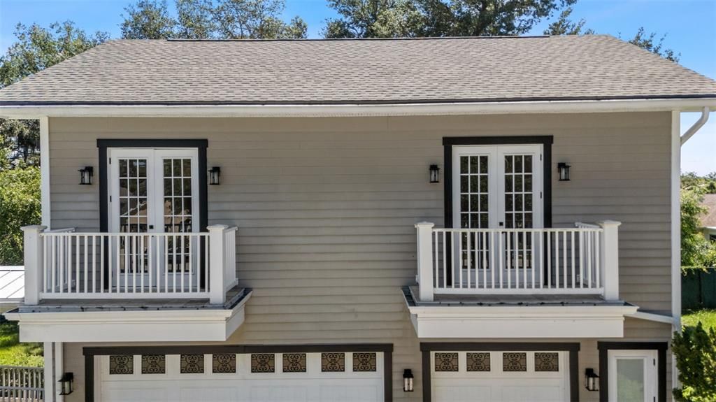 Attached, Exterior, Facade, Cape Cod