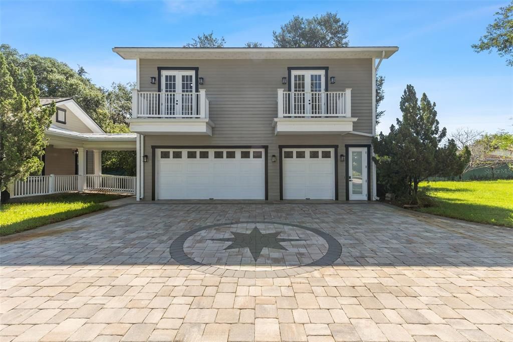 Attached, Exterior, Facade, Mediterranean