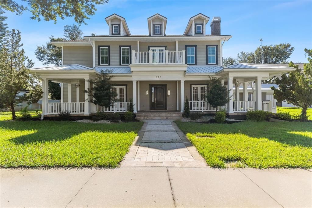Exterior, Facade, American Foursquare