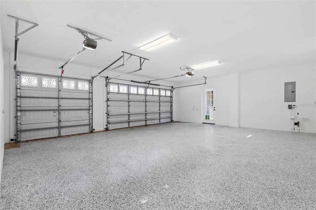 Garage, Interior
