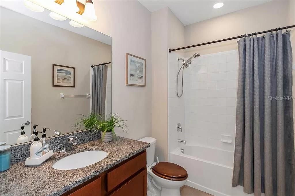 Bathroom, Interior, Recessed Lighting