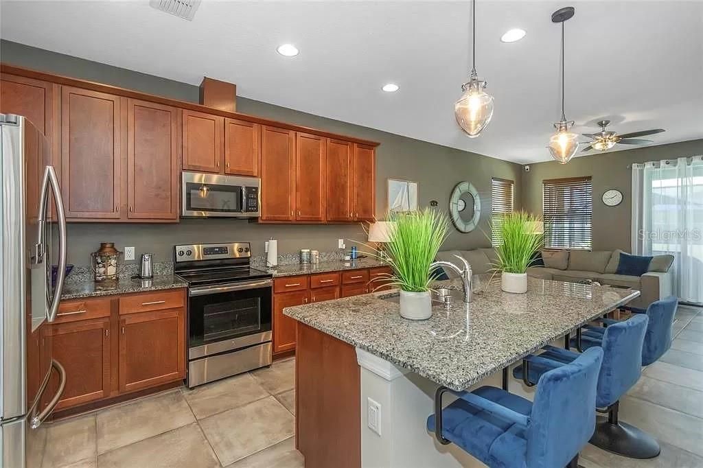Interior, Kitchen, Pendant Lights, Recessed Lighting, Stainless Steel Appliances