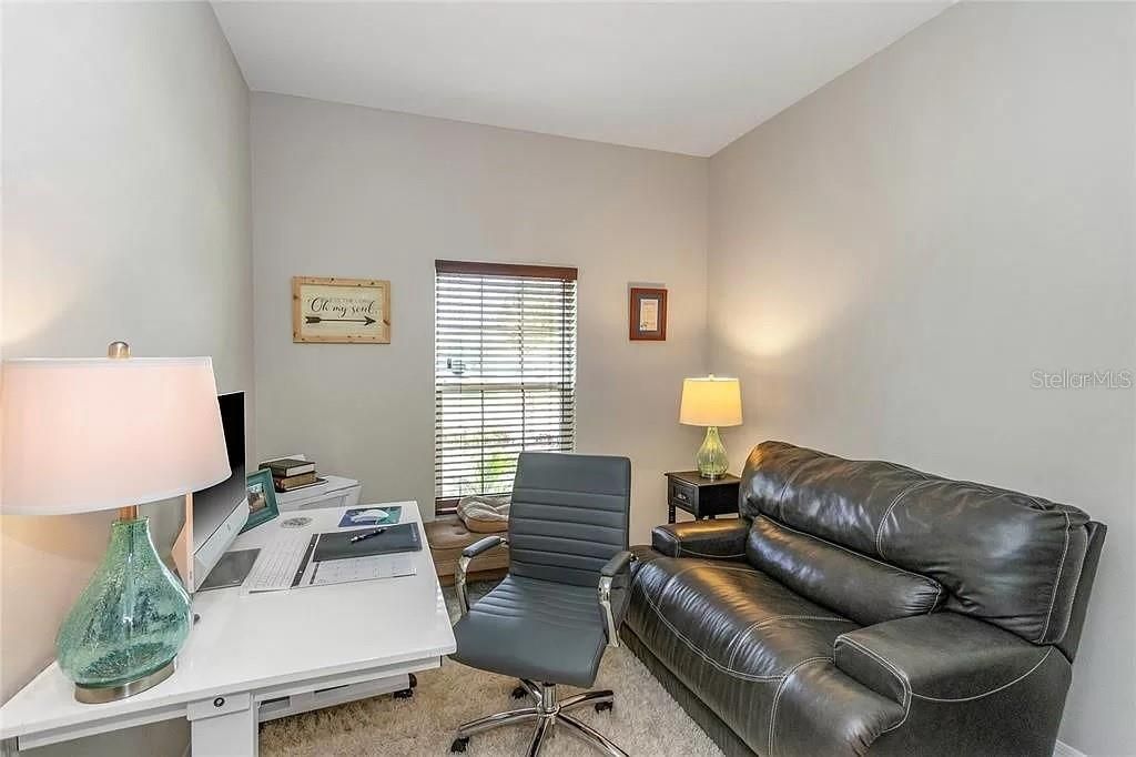 Home Office, Interior
