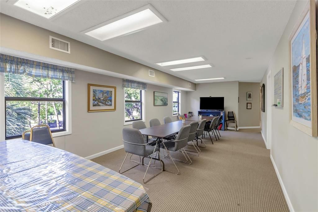Dining room, Interior, Recessed Lighting