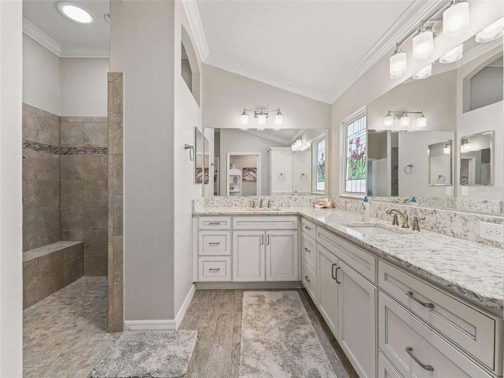 Bathroom, Dual Sink Vanities, Interior, Recessed Lighting