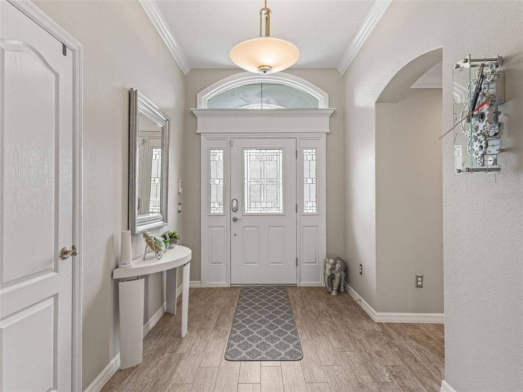 Interior, Pendant Lights, Wood Texture Flooring