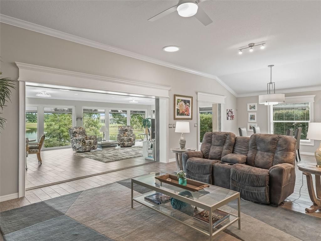 Interior, Living room, Pendant Lights, Recessed Lighting, Wood Texture Flooring