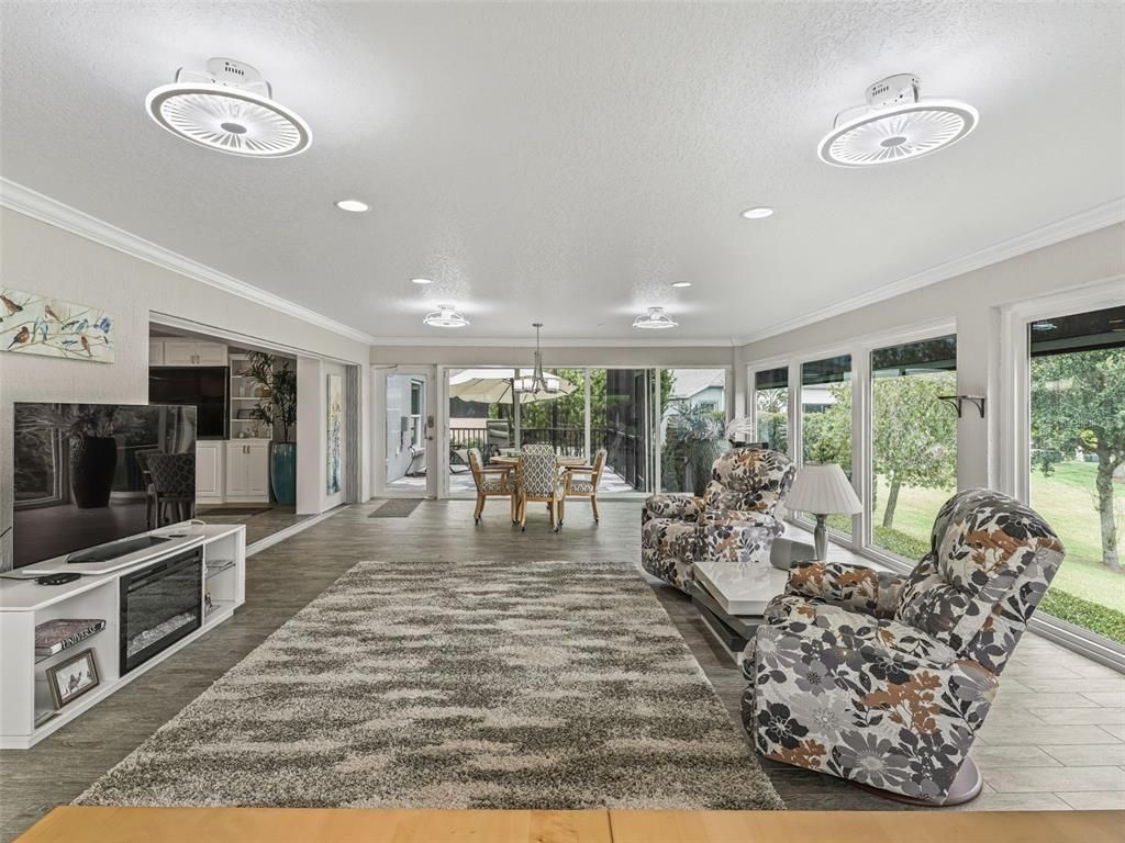 Dining room, Interior, Living room, Recessed Lighting, Wood Texture Flooring