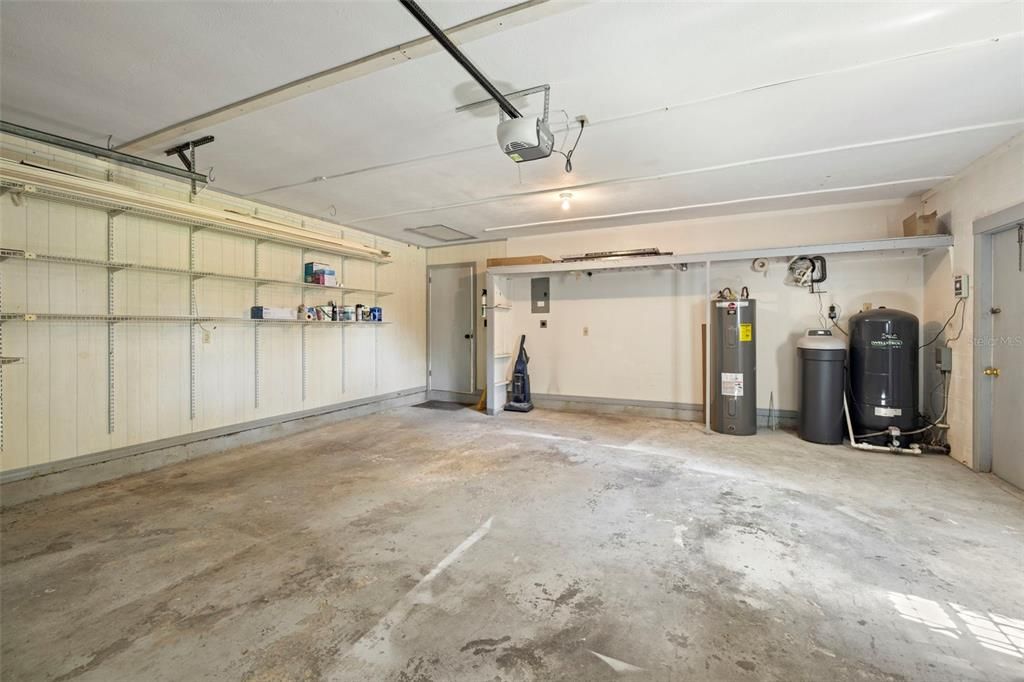 Garage, Interior