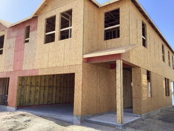Attached, Exterior, Facade, None