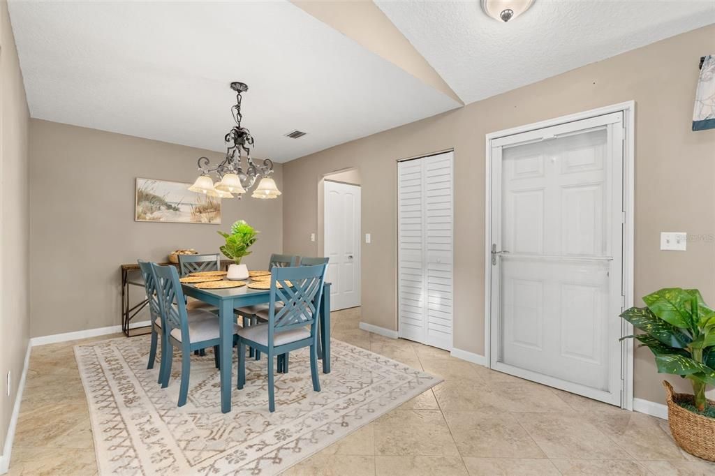 Chandelier, Dining room, Interior, Pendant Lights