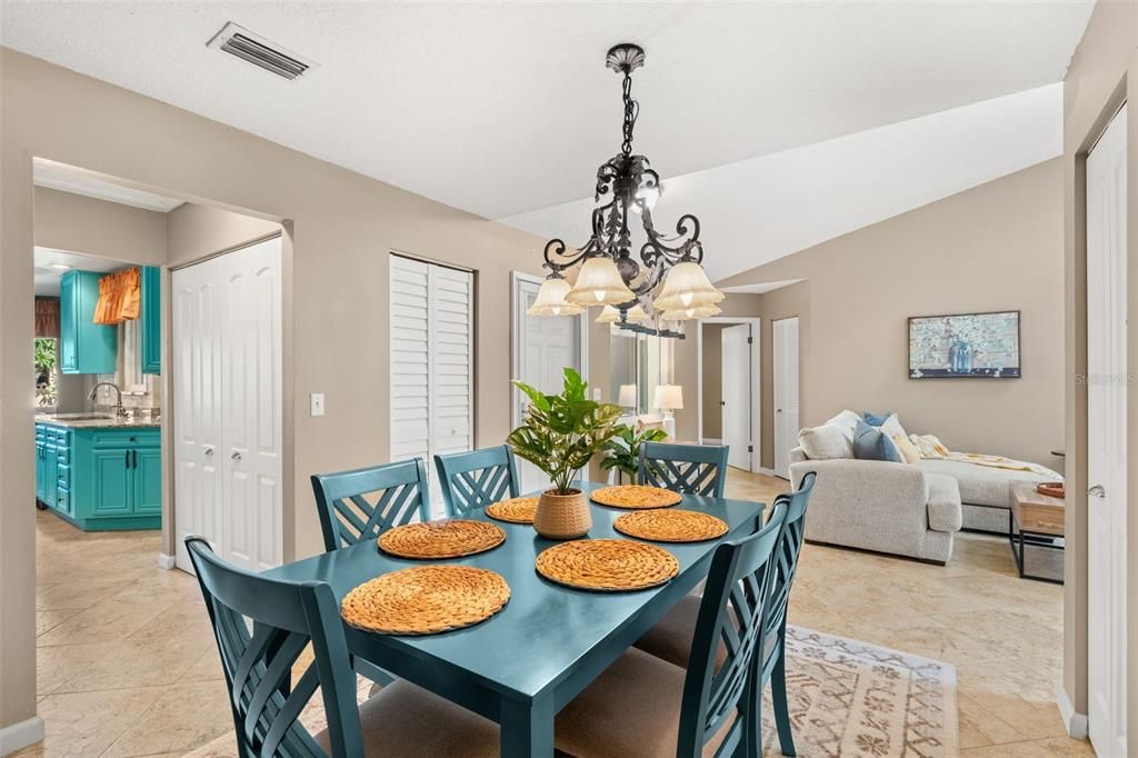 Chandelier, Dining room, Interior, Living room
