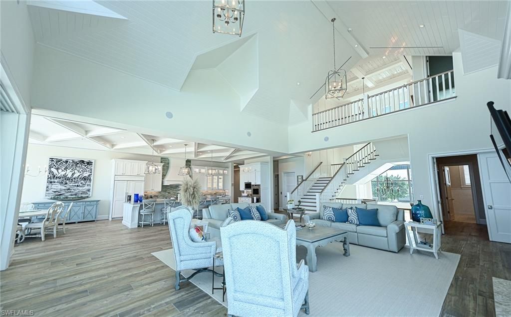 Dining room, Interior, Living room, Pendant Lights, Recessed Lighting, Wood Texture Flooring