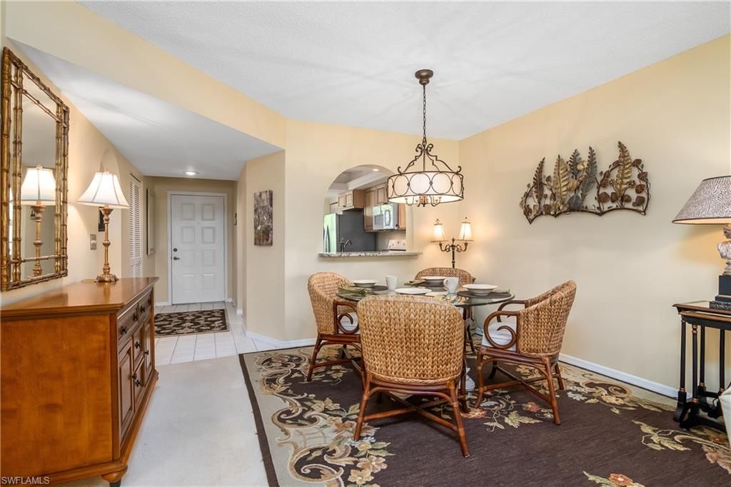 Dining room, Interior, Pendant Lights, Recessed Lighting