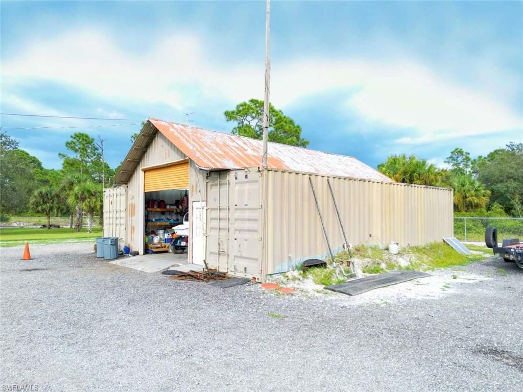 Backyard, Exterior