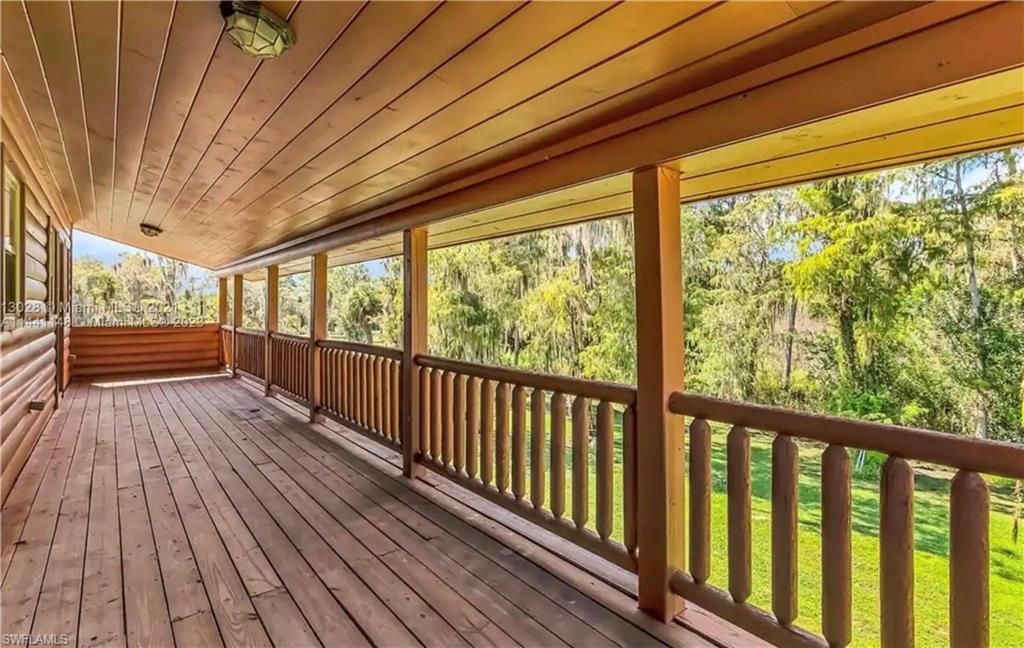 Exterior, Wood Texture Flooring