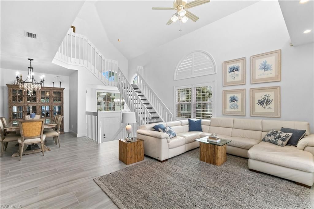 Chandelier, Dining room, Interior, Living room, Recessed Lighting, Wood Texture Flooring