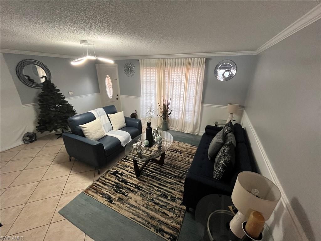Interior, Living room, Pendant Lights