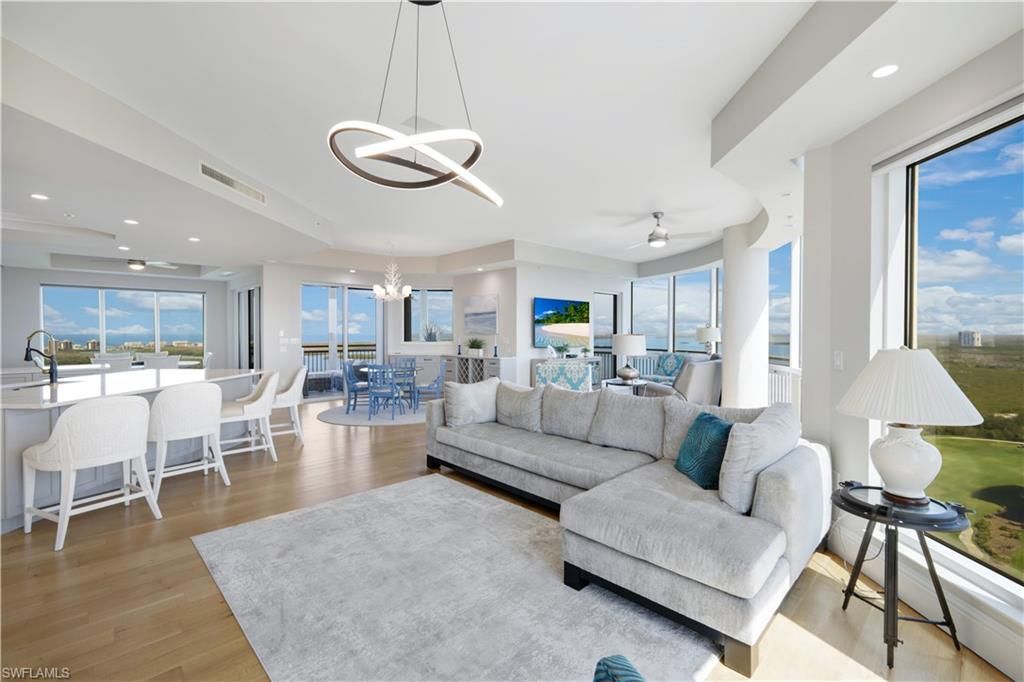 Dining room, Interior, Living room, Pendant Lights, Recessed Lighting, Wood Texture Flooring