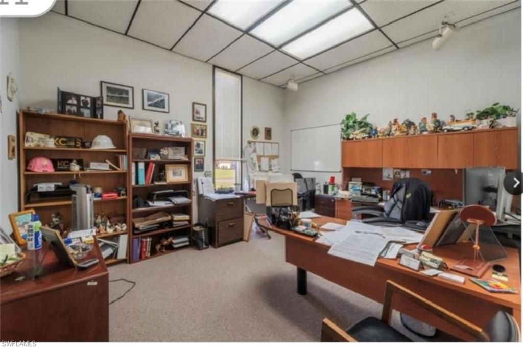 Home Office, Interior